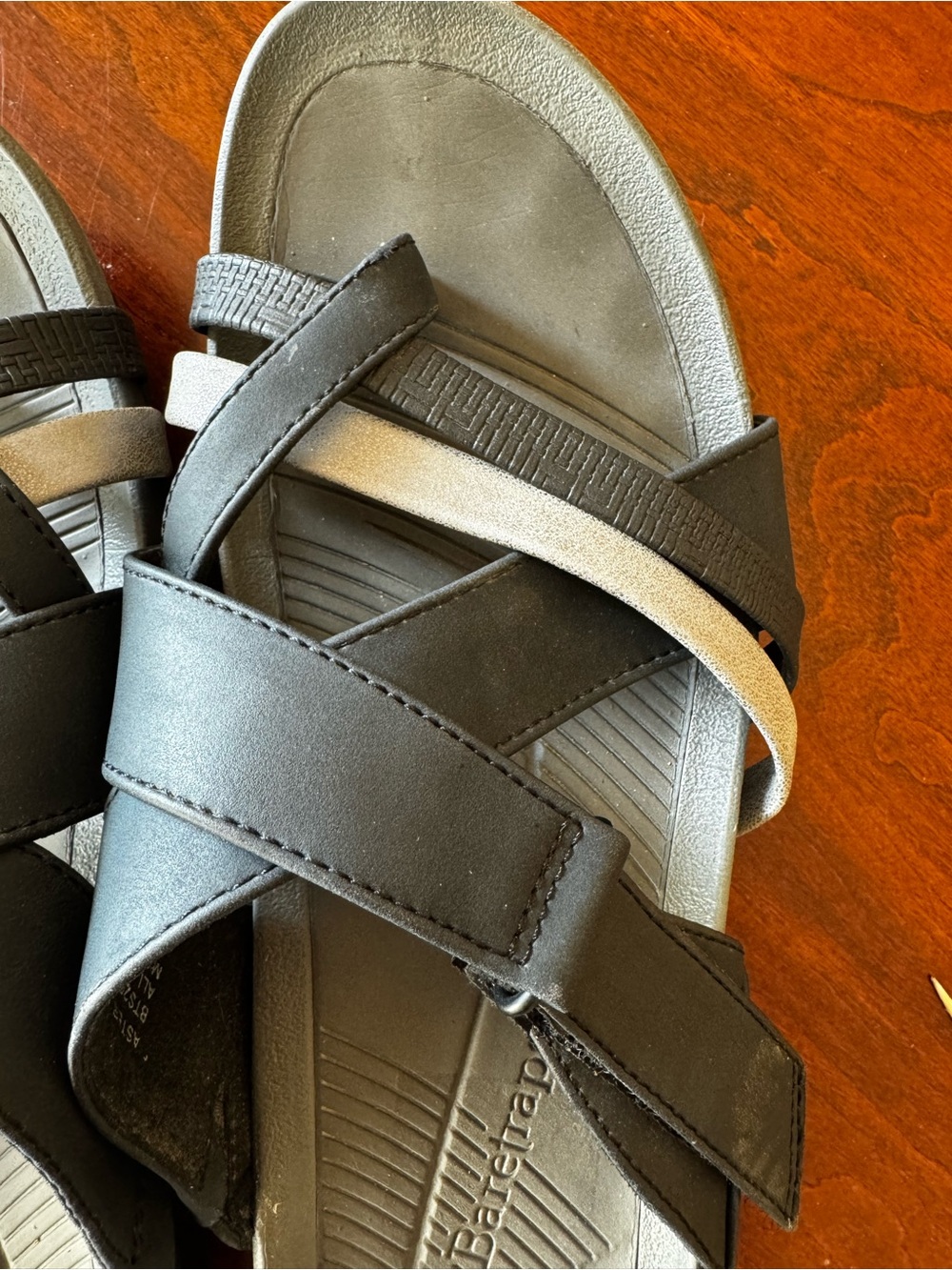 BareTraps Aster Sandals Size 9.5 Excellent Condition black & gray - Picture 8 of 8